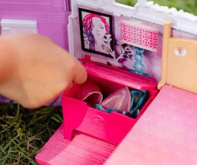 creating compartments in DIY Barbie Box